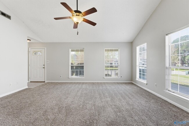 2504 Reabok Cir SW in Huntsville, AL - Building Photo - Building Photo