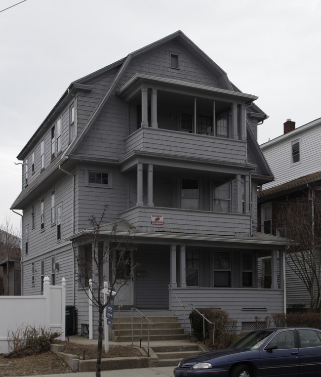 1946-1952 E Main St in Bridgeport, CT - Building Photo - Building Photo