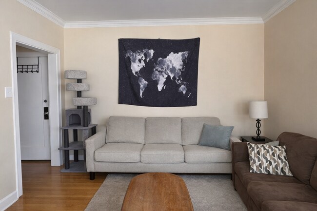 1070 W Granville Ave, Unit 10 in Chicago, IL - Foto de edificio - Building Photo