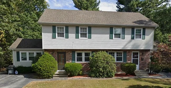 16 Rivermeadow Dr