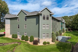 Majestic Greens in Ham Lake, MN - Building Photo - Building Photo