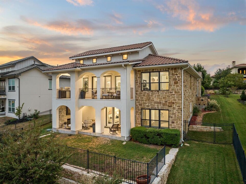 207 Serene Hilltop Cir in Austin, TX - Building Photo