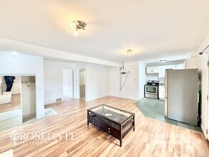 409 Foxhunt Pl in Waterloo, ON - Building Photo - Building Photo