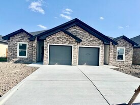 1006 Escondido Ln E, Unit A in Harlingen, TX - Building Photo