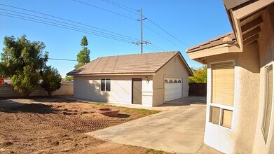 22747 Pebblestone Dr in Nuevo, CA - Foto de edificio - Building Photo