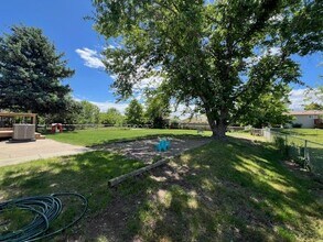 823 E Elk St in Rapid City, SD - Foto de edificio - Building Photo