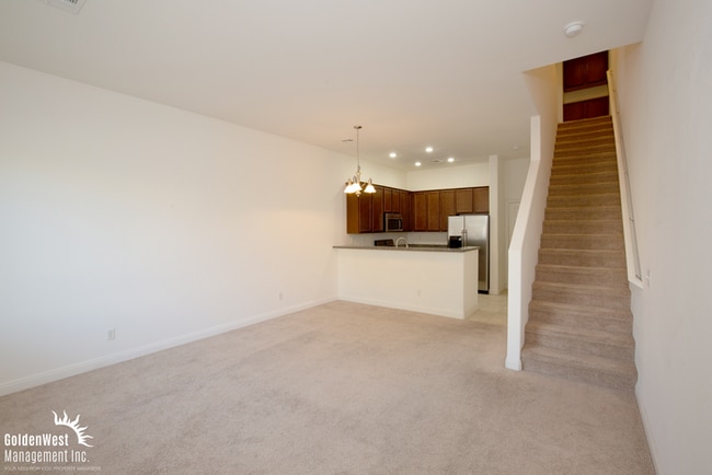 7548 Nicklin St in Las Vegas, NV - Building Photo - Building Photo