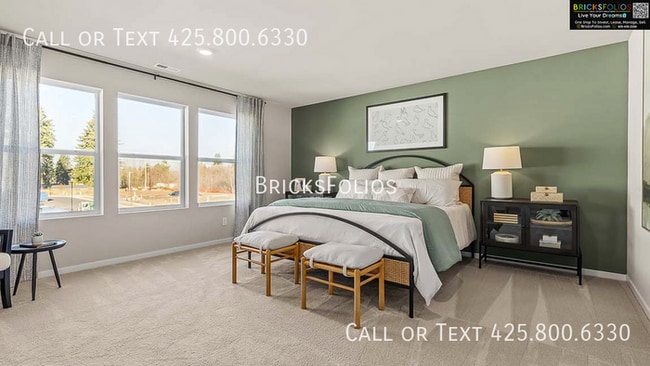 property at 2423 Hyde Ct NE