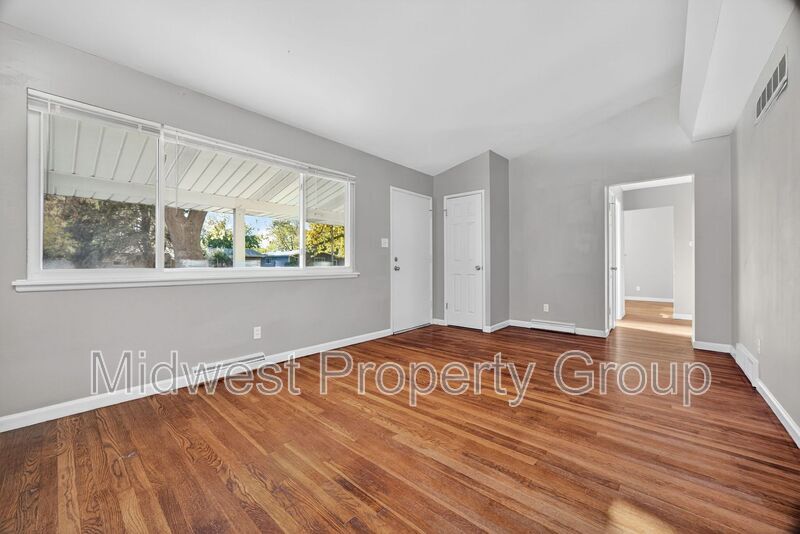 813 Lynn Haven Ln in Hazelwood, MO - Building Photo