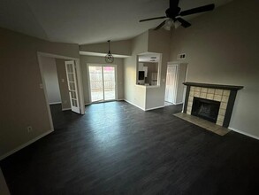 411 Dollins St in Cedar Hill, TX - Building Photo - Building Photo
