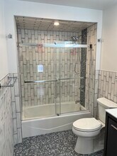 125 Livingston Ave, Unit Apt 2 in Lyndhurst, NJ - Foto de edificio - Building Photo
