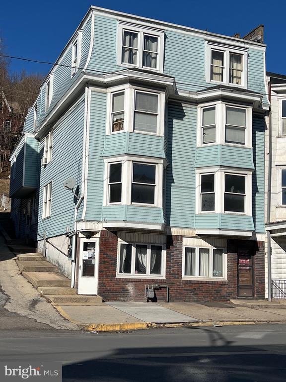 property at 137-139-139 Centre St