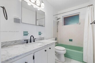 710 N 65th Ter in Hollywood, FL - Foto de edificio - Building Photo