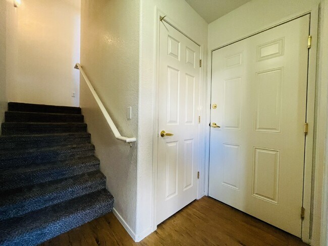 18250 N Cave Creek Rd in Phoenix, AZ - Building Photo - Building Photo