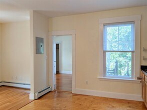 397 Washington St, Unit 2 in Somerville, MA - Foto de edificio - Building Photo