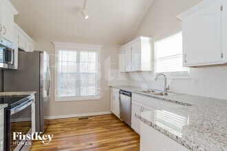 728 Corrington Dr in Raymore, MO - Building Photo - Building Photo