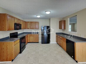 9488 W Quarter Moon Dr in Pendleton, IN - Building Photo - Building Photo