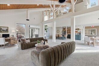 Polo Run Apartments in Tulsa, OK - Foto de edificio - Building Photo