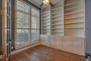 10280 Mustang Downs Dr in Fort Worth, TX - Building Photo