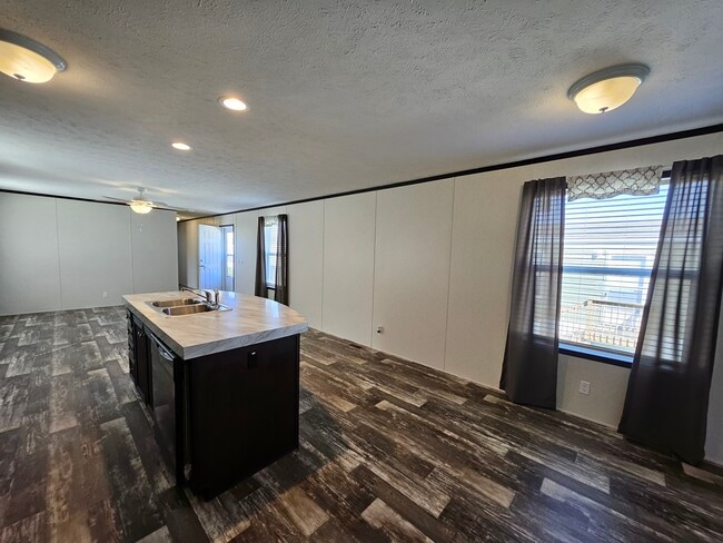 1 Lou Henry Ln in West Branch, IA - Building Photo - Building Photo