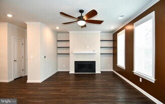 20739 Heron Landing Dr in Sterling, VA - Building Photo
