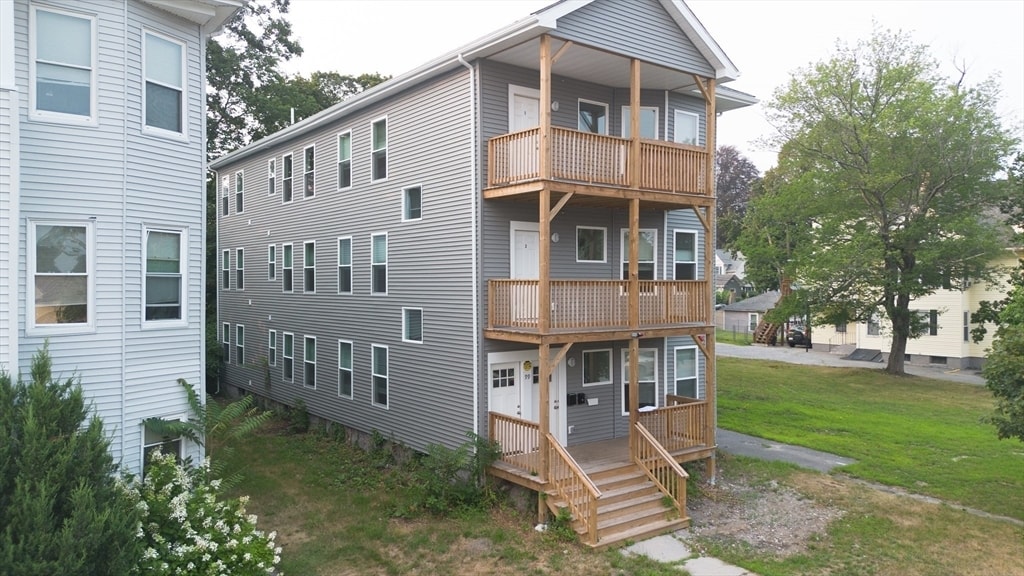 99 June St in Worcester, MA - Building Photo