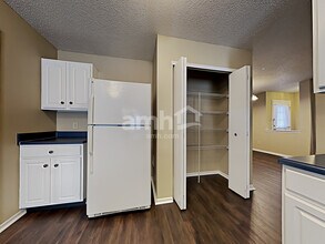 1329 Central Park Dr in Shelbyville, IN - Foto de edificio - Building Photo