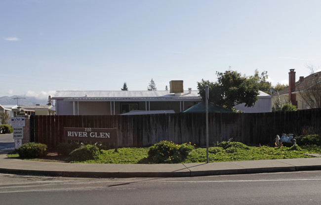 River Glen Mobile Park in San Jose, CA - Foto de edificio - Building Photo