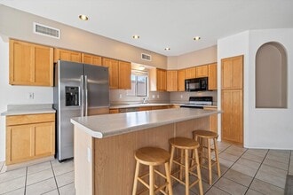 1825 W Corte Tulipan in Tucson, AZ - Building Photo - Building Photo