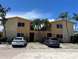 1733 Mayo St in Hollywood, FL - Building Photo