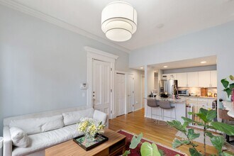 7 Dwight St, Unit 2 in Boston, MA - Foto de edificio - Building Photo