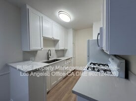4421 Murietta Ave in Los Angeles, CA - Building Photo