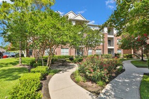 Madison on the Meadow in Stafford, TX - Building Photo
