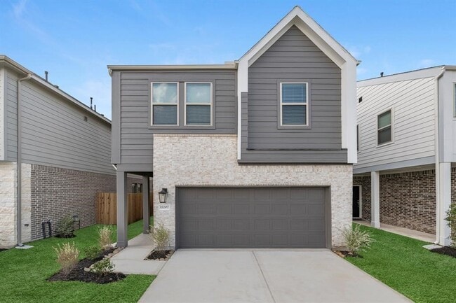 property at 17207 Walden Lk Ln