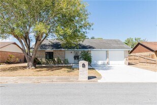 10 Edmonton Ct in Brownsville, TX - Building Photo