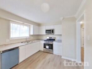 3555 Ridgewood Dr in St. Charles, MO - Foto de edificio - Building Photo