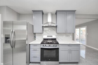 7718 Romney Rd in Houston, TX - Building Photo - Building Photo