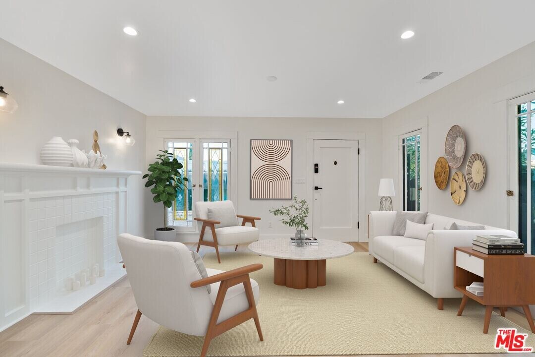 7957 Fountain Ave in West Hollywood, CA - Building Photo