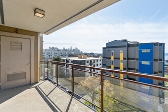 500 5th Ave W in Seattle, WA - Building Photo - Building Photo