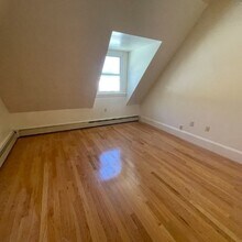 92 Thurston St in Somerville, MA - Building Photo - Building Photo