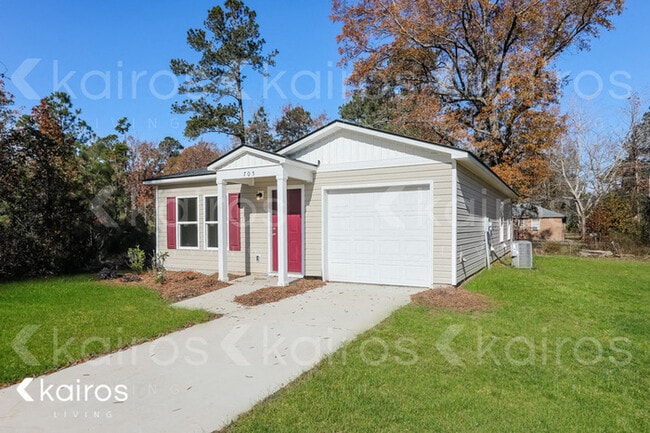 705 E Butler Ln in Florence, SC - Building Photo - Building Photo