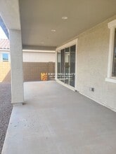 18374 W Weatherby Dr in Surprise, AZ - Foto de edificio - Building Photo