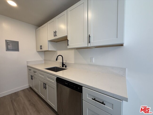 property at 3707 S Canfield Ave