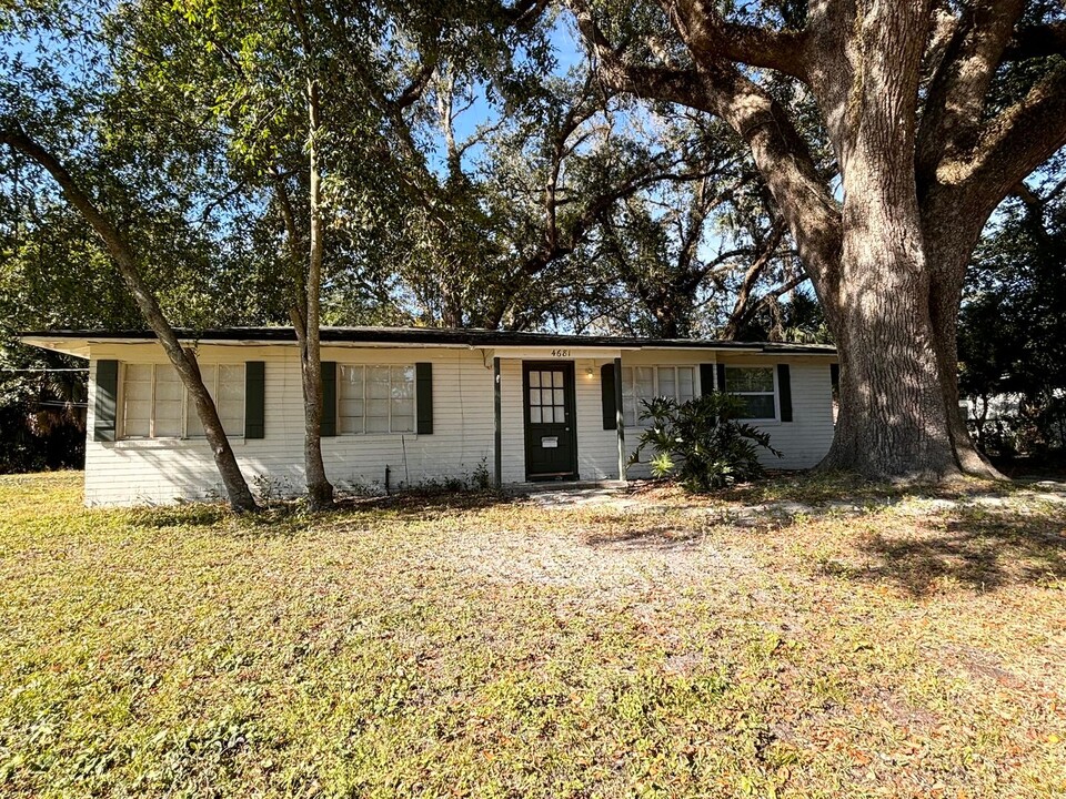 4681 Homestead Rd in Jacksonville, FL - Building Photo