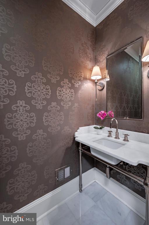 705 Lyles Ln in Alexandria, VA - Building Photo - Building Photo