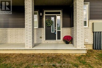 161 Jardiniere St in Ottawa, ON - Building Photo - Building Photo