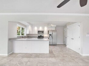 4265 Island Cir in Ft. Myers, FL - Building Photo - Building Photo