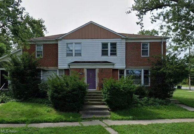 property at 2079 S Green Rd