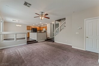 7854 Autumn Gate Ave in Las Vegas, NV - Foto de edificio - Building Photo