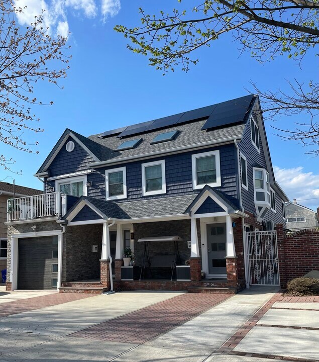 335 E Olive St in Long Beach, NY - Building Photo